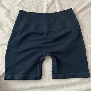Alphalete- Amplify shorts- Never worn